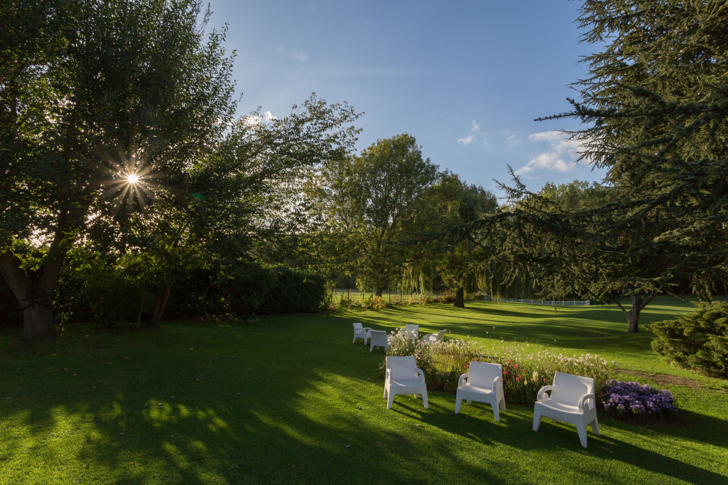 Parc et salons du Domaine de la Chanterelle