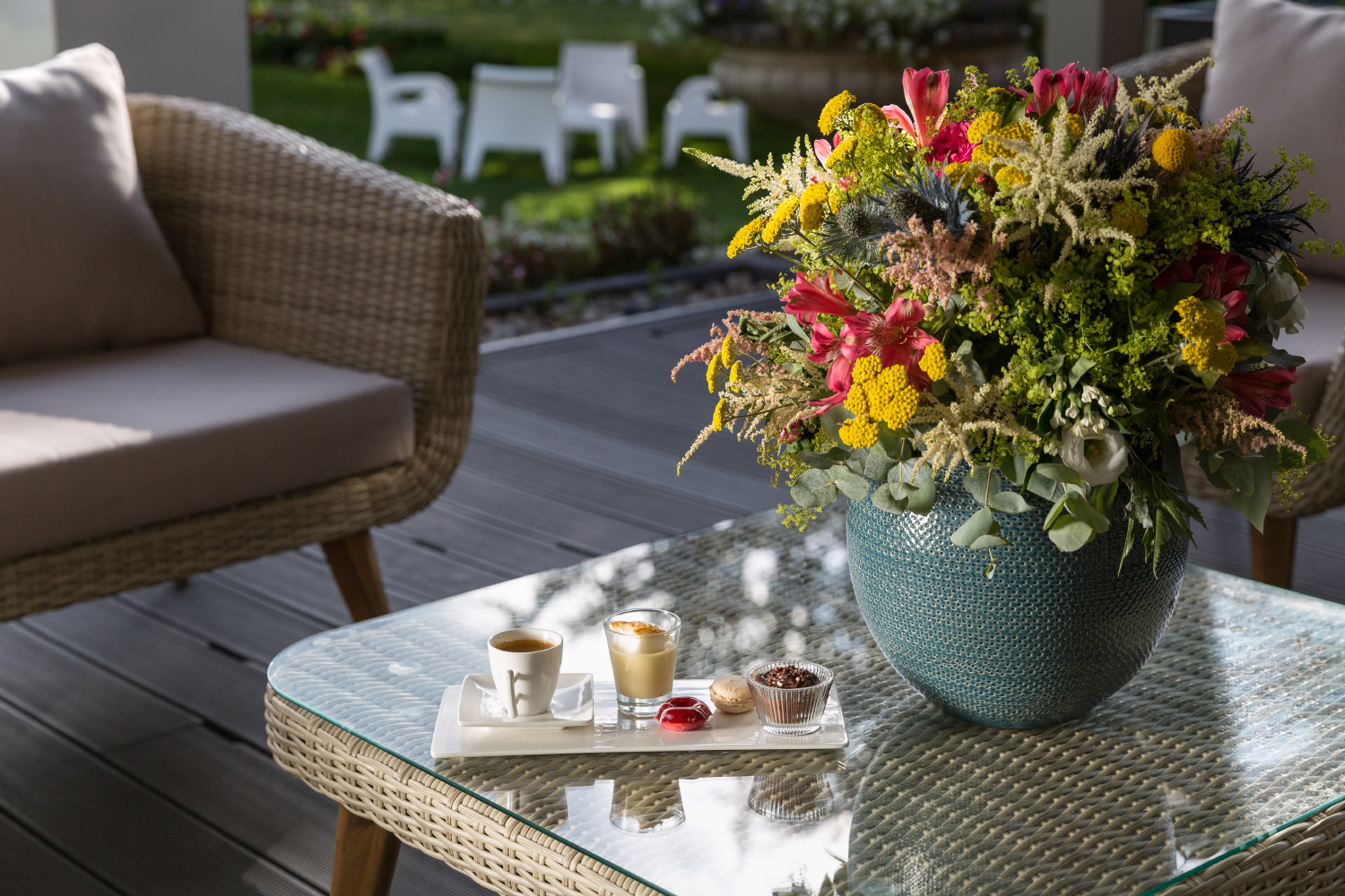 café gourmand sur la pergola déjeuner d'entreprise